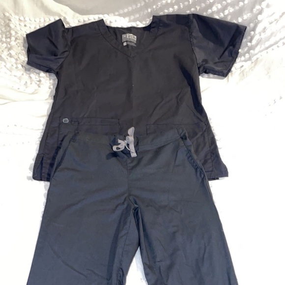 scrubs - Picture 1 of 2